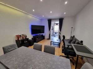 Luokittelematon kuva, 4 kautta 55, painike