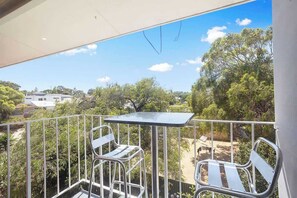 Property grounds - 12 Calming Coral Beach Beautiful 2BRM (Scarborough)