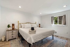 3 chambres, bureau, accès au Wi-Fi (inclus), literie fournie