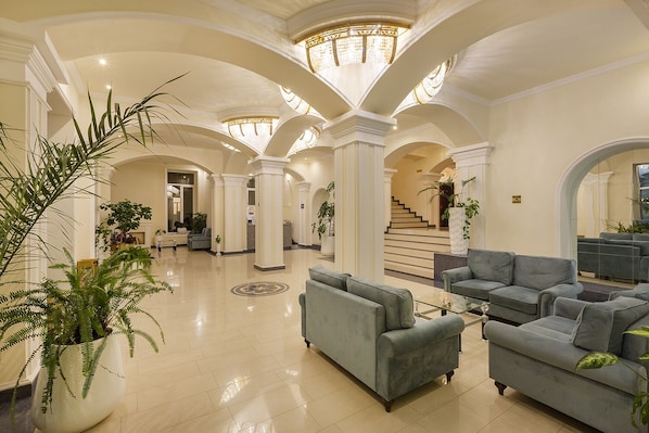 Pintu masuk hartanah