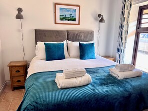 2 bedrooms, iron/ironing board, travel cot, free WiFi