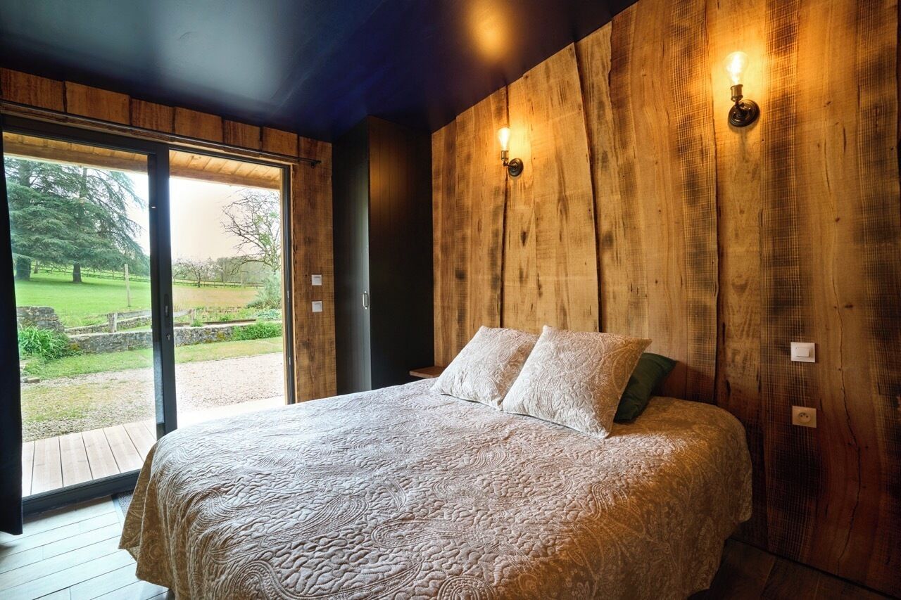 12 bedrooms, iron/ironing board, free WiFi, bed sheets