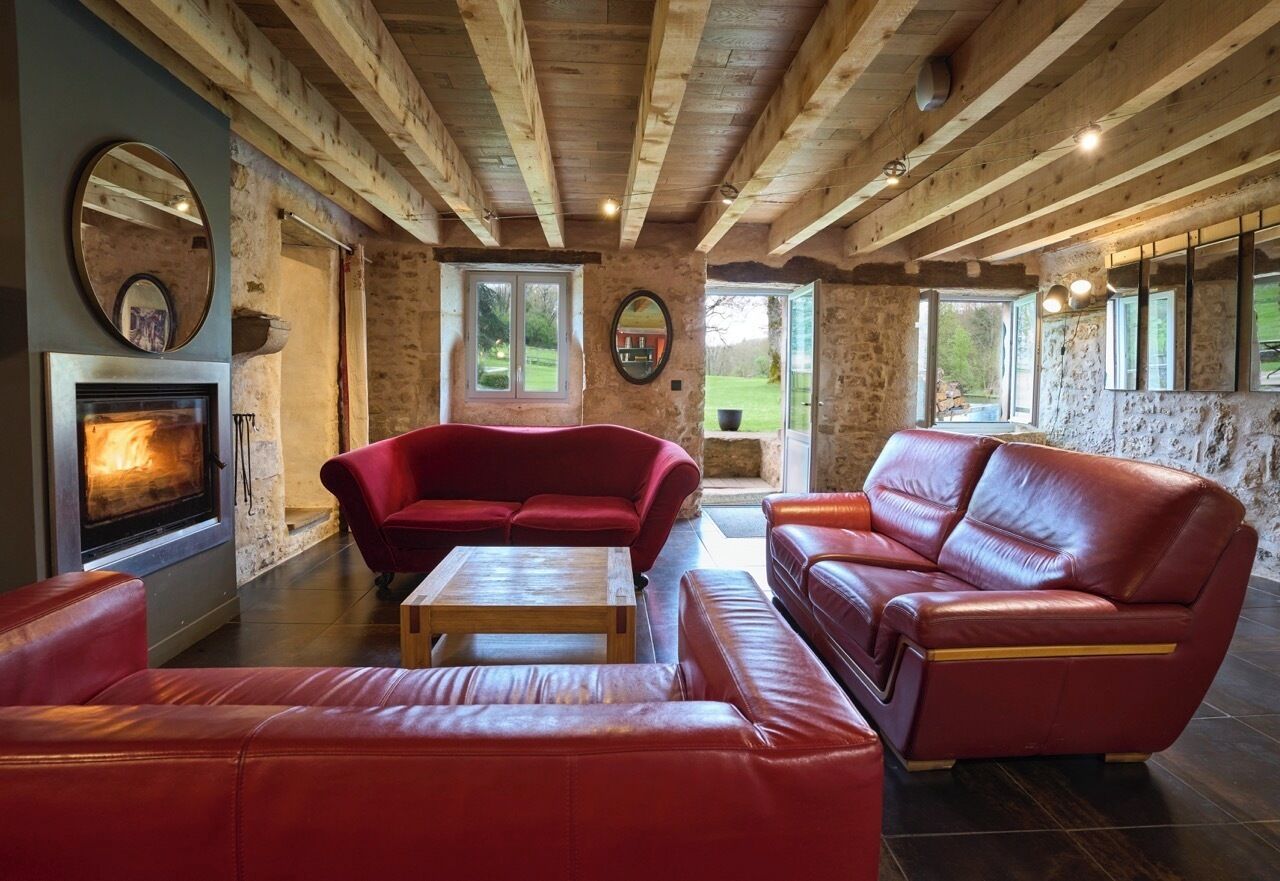 Smart TV, fireplace, table football, ping pong