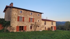 Front of property - Domaine du COQ en PAT (Augerolles)
