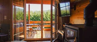 Family sized cozy chalet ,fully equipped and only 5’ away from the city center! 