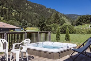 Outdoor spa tub - Chalet # 2a with 3 bedrooms & whirlpool (Murau)