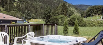 Vacation home #2a with 3 bedrooms & whirlpool