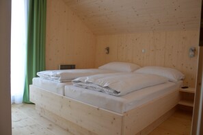 3 bedrooms, free WiFi, bed sheets - Chalet # 2a with 3 bedrooms & whirlpool (Murau)
