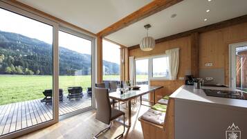 Kühlschrank, Mikrowelle, Ofen, Geschirrspüler