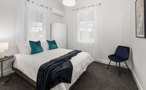 4 makuuhuonetta, silitysrauta/-lauta, Wi-Fi, vuodevaatteet