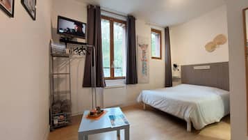 1 chambre, fer et planche Ă repasser, draps fournis