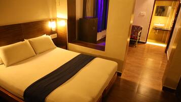 Economy Double Room | Egyptian cotton sheets, premium bedding, free WiFi