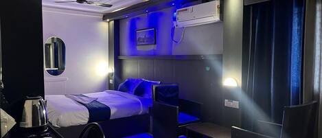 Economy Double Room | Egyptian cotton sheets, premium bedding, free WiFi