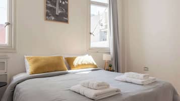 2 bedrooms, iron/ironing board, WiFi, bed sheets