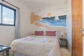 1 chambre, bureau, fer et planche à repasser, Wi-Fi