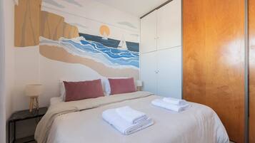 1 室のベッドルーム、デスク、アイロン / アイロン台、WiFi