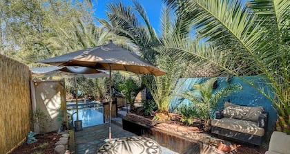 Best in Vegas!7 Bedroom/12 beds -Sauna, Jacuzzi, Tropical, Golf, CLOSE TO STRIP!