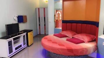 Basic Double Room Single Use, 1 Bedroom | Blackout drapes, soundproofing