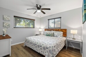 3 Schlafzimmer, Schreibtisch, Bügeleisen/Bügelbrett, Reisekinderbett
