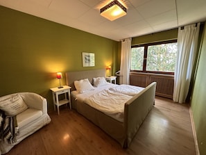 6 bedrooms, travel cot, free WiFi, bed sheets - Villa close to Winterberg and Willingen (Bruchhausen)
