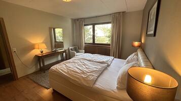 6 Schlafzimmer, Reisekinderbett, kostenloses WLAN, Bettwäsche