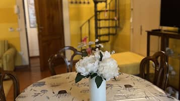 Deluxe Apartment | 1 bedroom, iron/ironing board, free WiFi