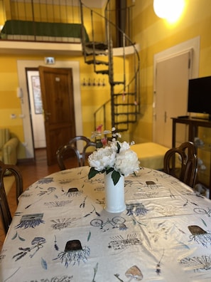Deluxe Apartment | 1 bedroom, iron/ironing board, free WiFi