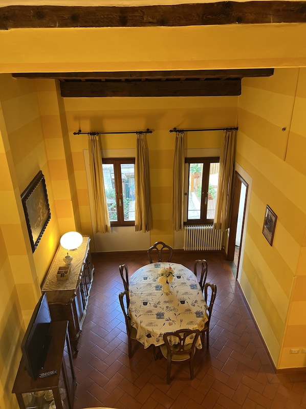 Appartement Deluxe | 1 chambre, fer et planche à repasser, accès au Wi-Fi (inclus)