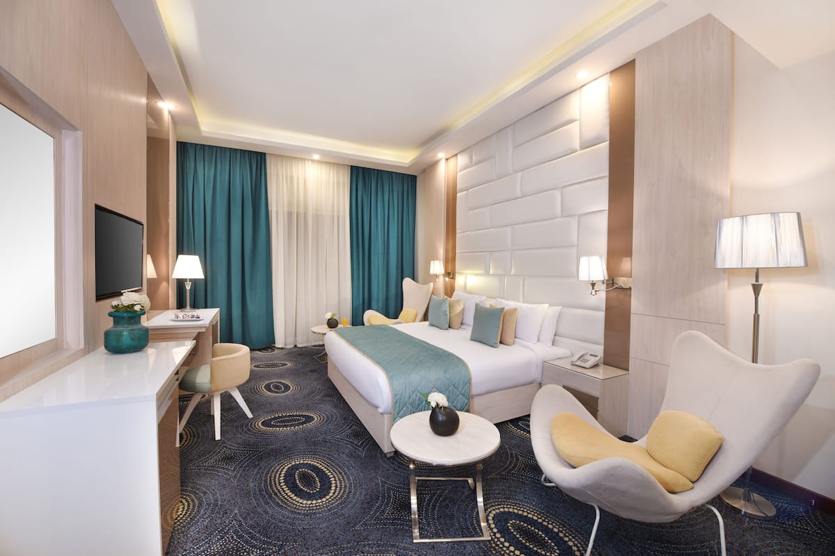 Minibar, in-room safe, blackout curtains, iron/ironing board