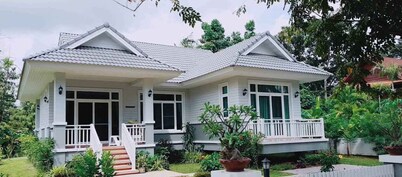 Resort house - 2 min walk to the beach