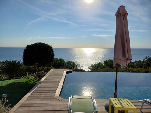 Villa with pool and 180° sea view, 500m from the beach, air-conditioned