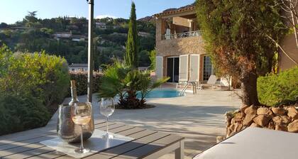 Villa mit Meersicht, StrandnĂ€he, mit Viel Ruhe im GrĂŒnen