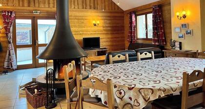 WONDERFUL SPACIOUS CHALET IN BOURG D’OISANS - SLEEPS 10(*supplement available up to 16)