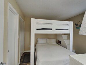 2 chambres, fer et planche à repasser, Wi-Fi, draps fournis