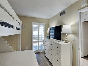 3 quartos, ferros/tábuas de passar roupa, Wi-Fi, roupa de cama