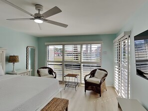 3 chambres, fer et planche à repasser, Wi-Fi, draps fournis