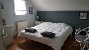 3 chambres, fer et planche à repasser, Wi-Fi gratuit, draps fournis