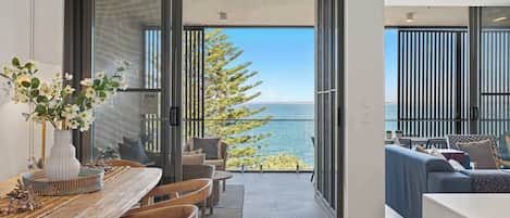 Téléviseur, foyer, bureau