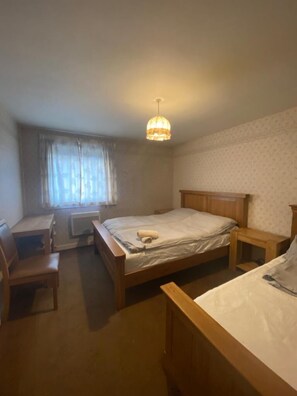 Family Double Room | Free WiFi - EDI B&B (Edinburgh)