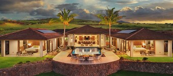Hula House: Luxury Villa w/ Superb Views/Amenities