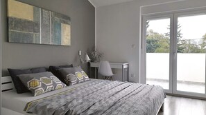 3 camere, una cassaforte in camera, una scrivania, ferro/asse da stiro