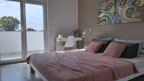 3 Schlafzimmer, Zimmersafe, Schreibtisch, Bügeleisen/Bügelbrett