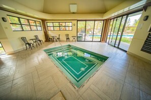 A heated pool - Quiet & Cozy, Shuttle to Slopes! (Keystone)