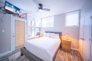 1 غرفة نوم ومكواة/لوح كي وواي فاي وملاءات أسرّة