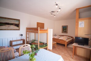 1 Schlafzimmer, kostenloses WLAN, Bettwäsche, Rollstuhlgeeignet