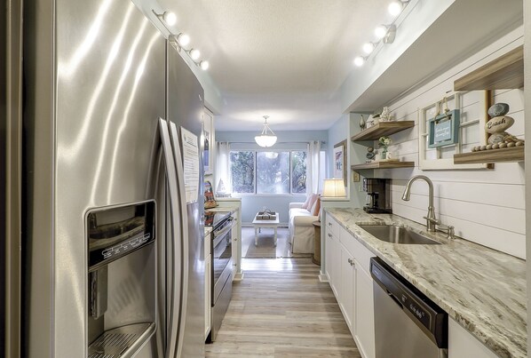 Fridge, microwave, stovetop, dishwasher