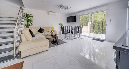 Maison chaleureuse et neuve de 90m2 Ă 5min Ă pied du centre ville