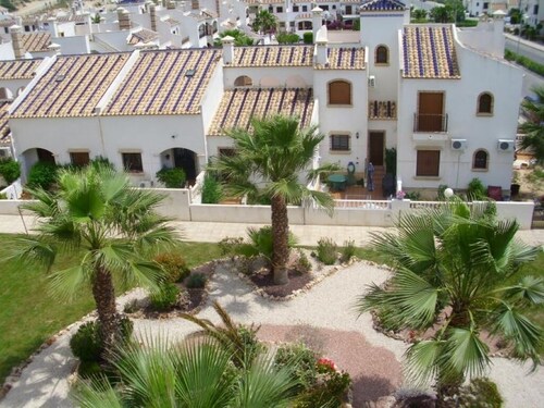 Lovely penthouse apt