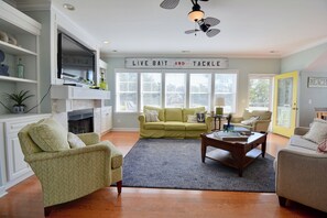 Smart TV, fireplace, table tennis