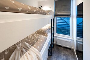 3 bedrooms, free WiFi, bed sheets